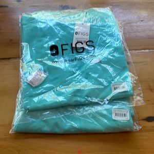 Figs scrubs! New! Packaging not even open!